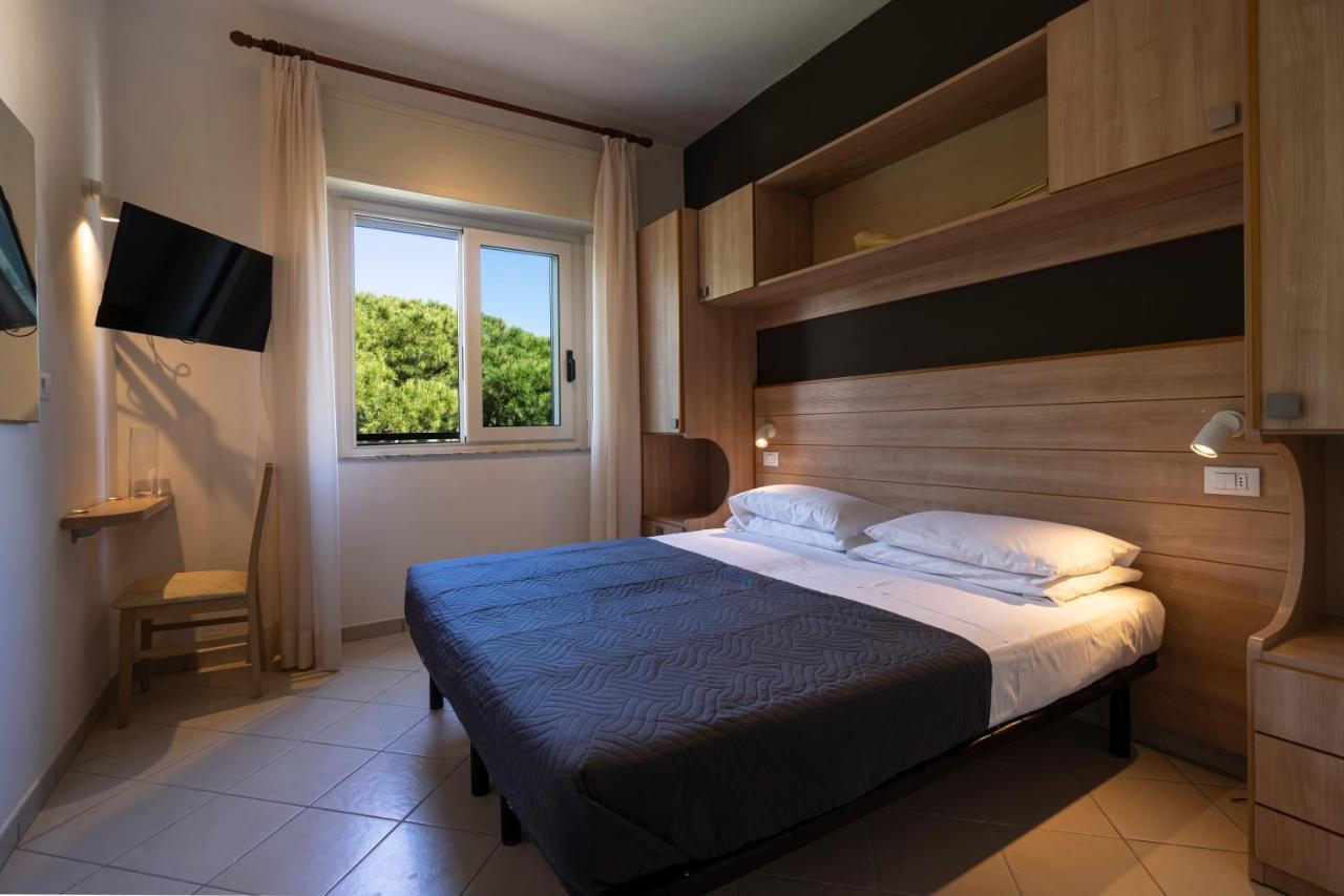 Hotel Mocambo Riccione Exteriör bild
